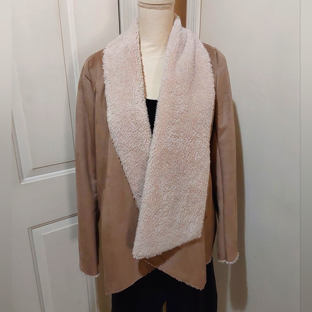 🌺 Like New Kenneth Cole NY Sherpa Lined Faux Suede Wrap Coat